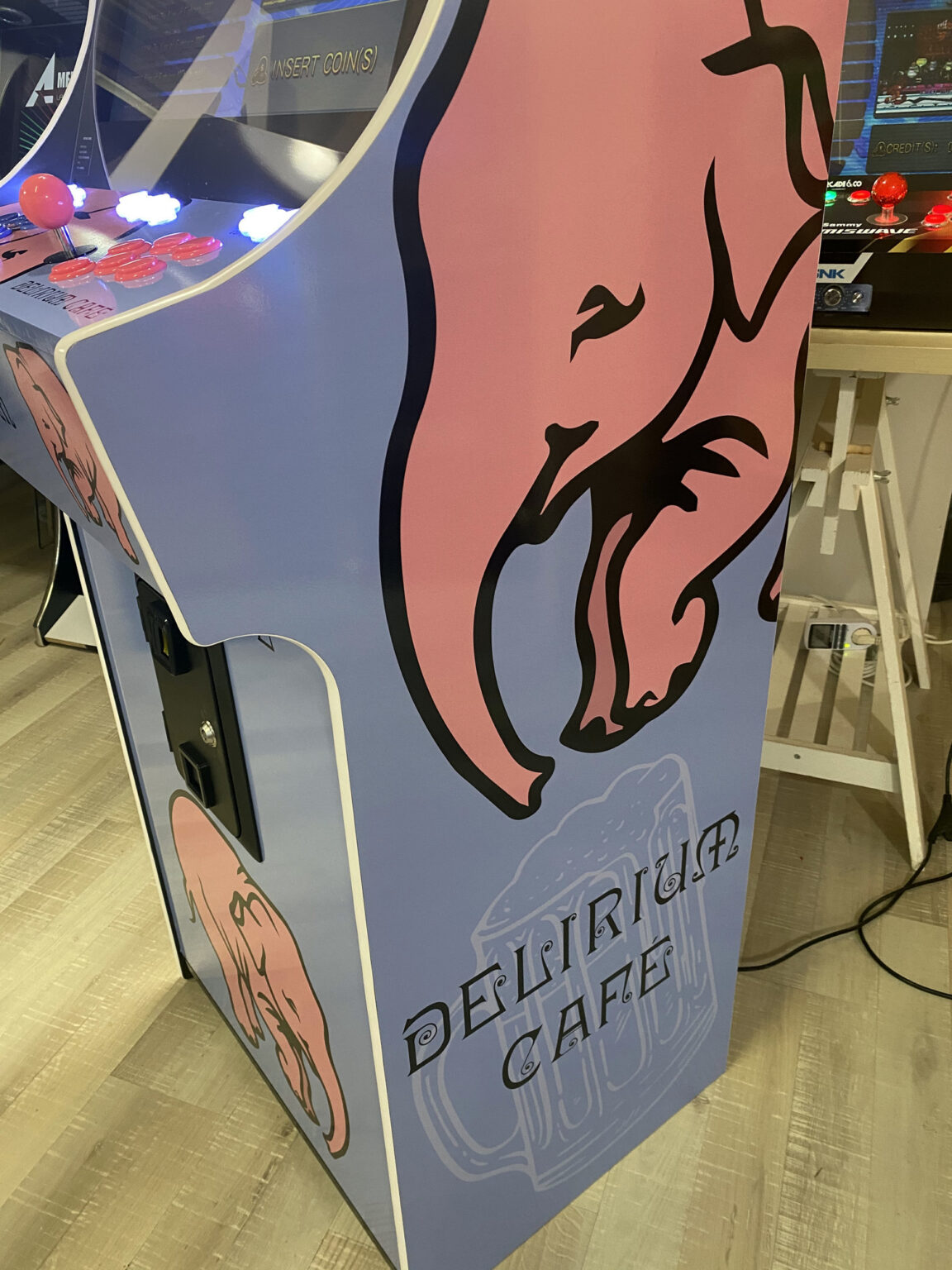 Borne arcade Delirium café