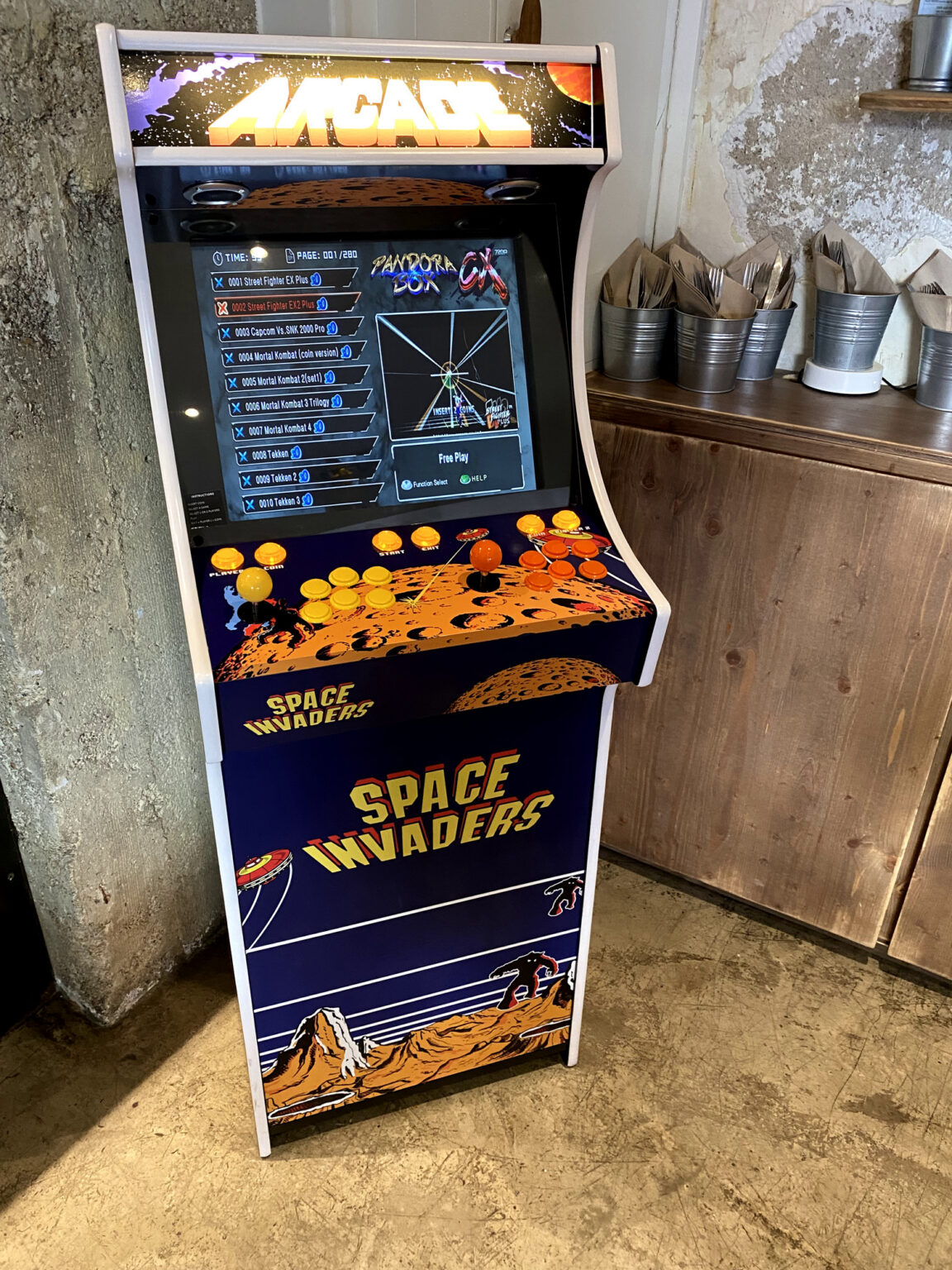 Mini borne Space Invaders California Kitchen Biarritz